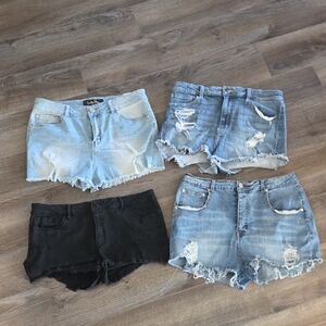 Mixed Denim & Black Distressed Jean Shorts Set Sizes Large/Xl